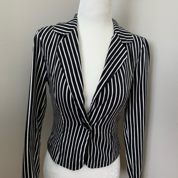 Stripe One Button Crop Blazer - Picture 2 of 10